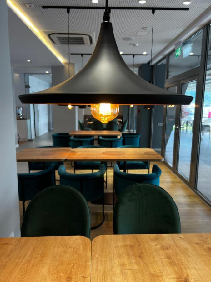Orşova Hotel Arka מראה חיצוני תמונה