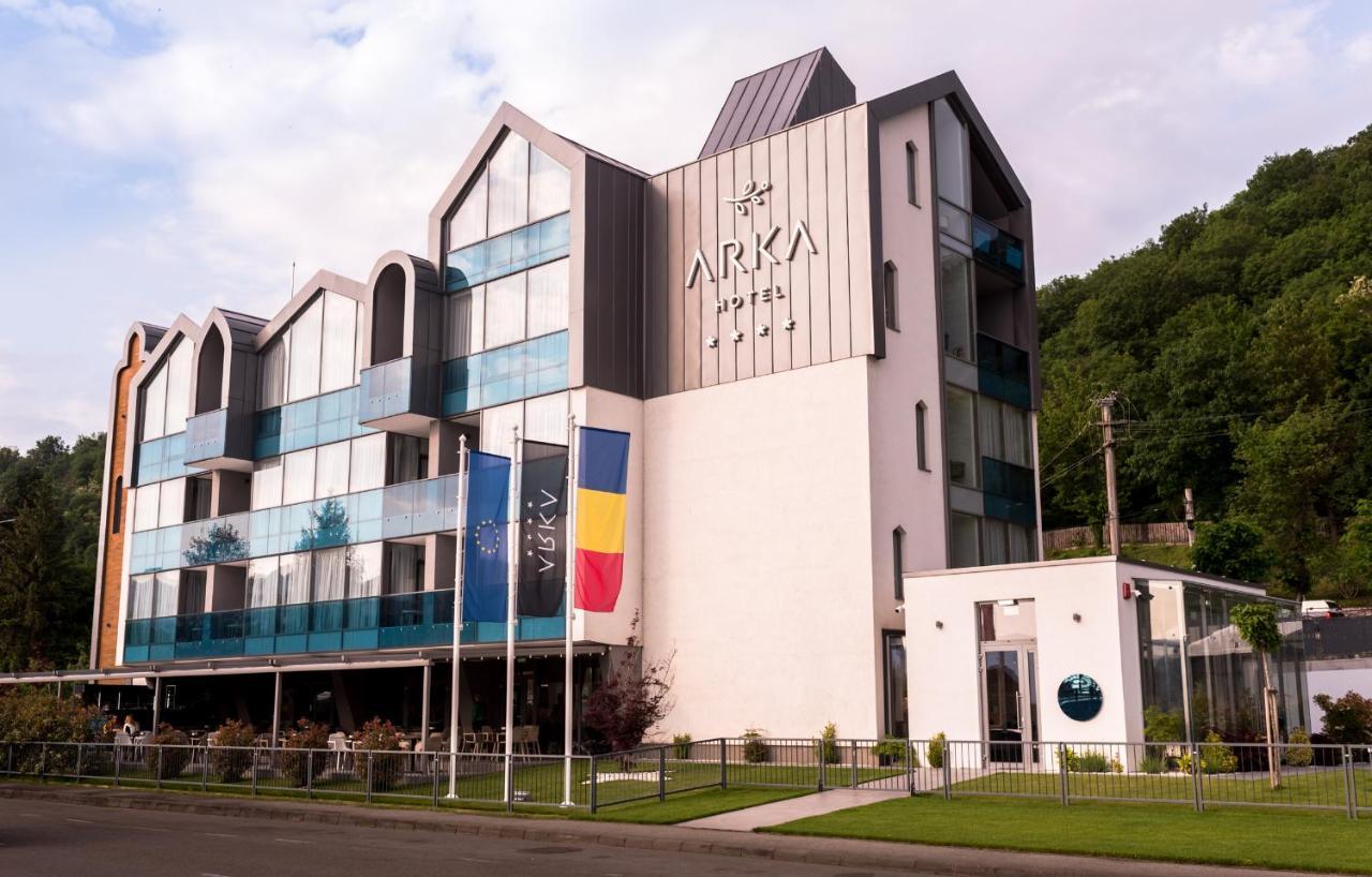 Orşova Hotel Arka מראה חיצוני תמונה
