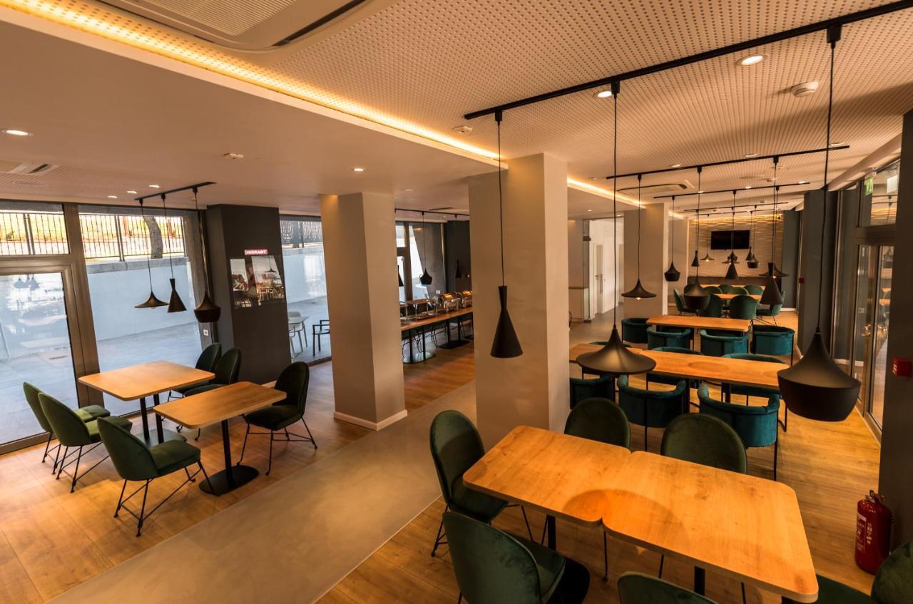 Orşova Hotel Arka מראה חיצוני תמונה